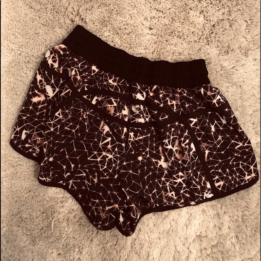 Lululemon Tracker Short III S 8 Black